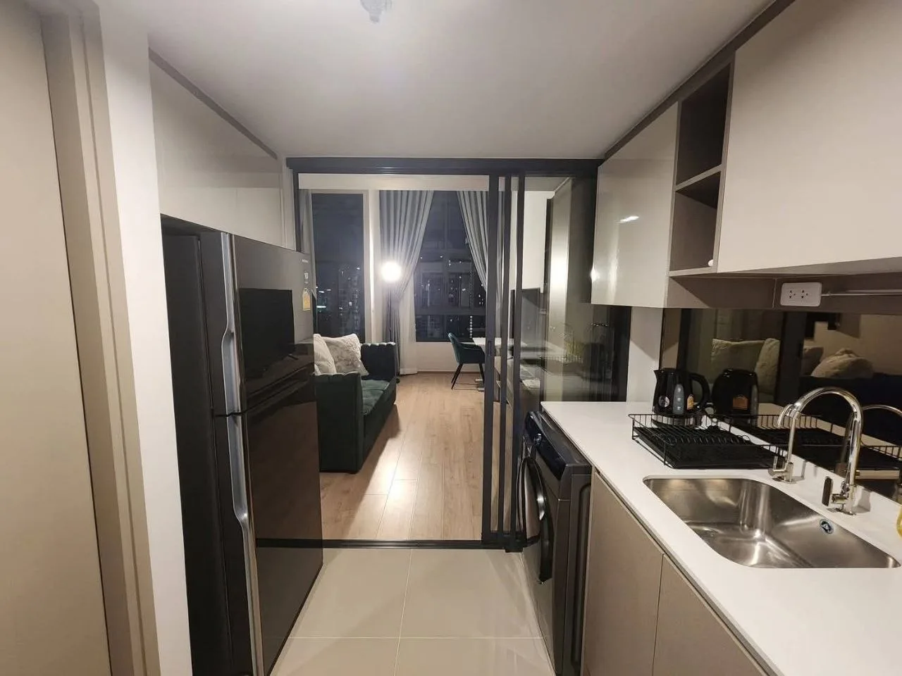 1 bedroom condo for rent in Rama 9 Bangkok - living room view