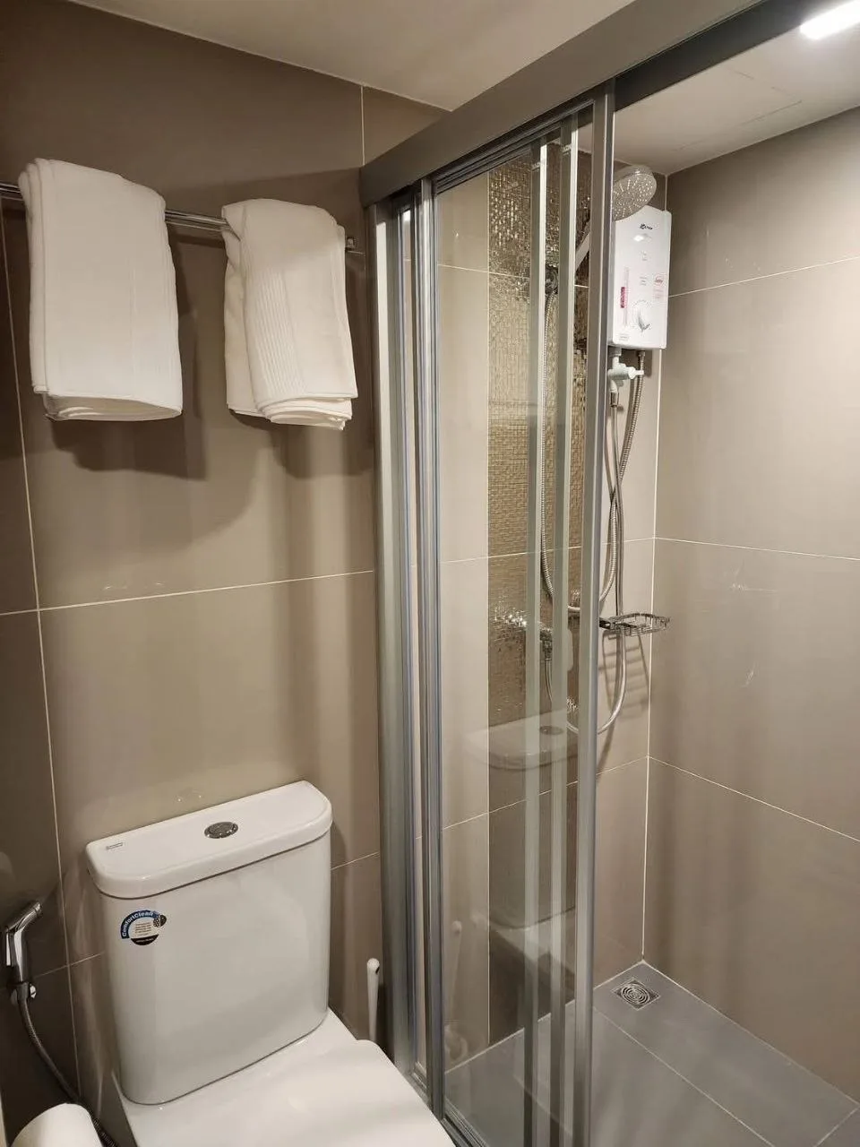 1 bedroom condo for rent in Rama 9 Bangkok - kitchen and dining area