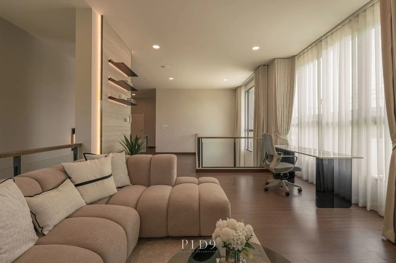 4 bedroom house for rent in Bang Na Bangkok - living room view