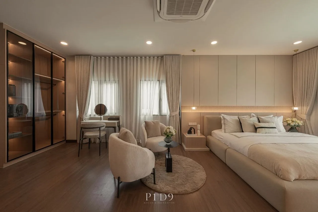 4 bedroom house for rent in Bang Na Bangkok - kitchen and dining area