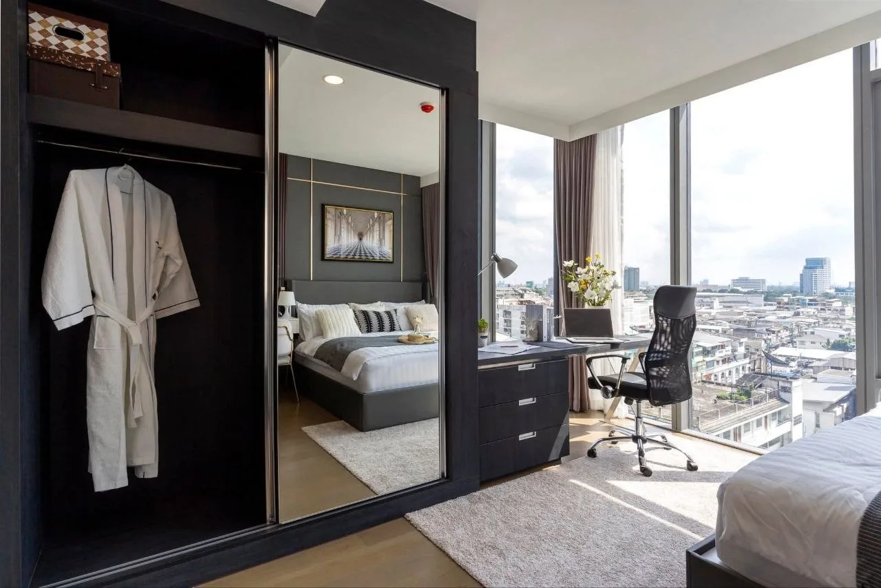 2 bedroom condo for rent in Sukhumvit Bangkok - swimming pool and building amenities