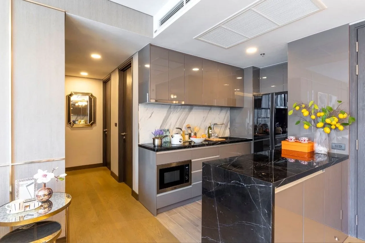 2 bedroom condo for rent in Sukhumvit Bangkok - living room view