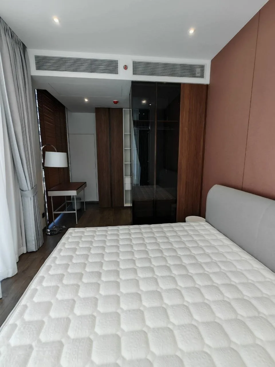 2 bedroom condo for rent in Sathorn Bangkok - balcony perspective