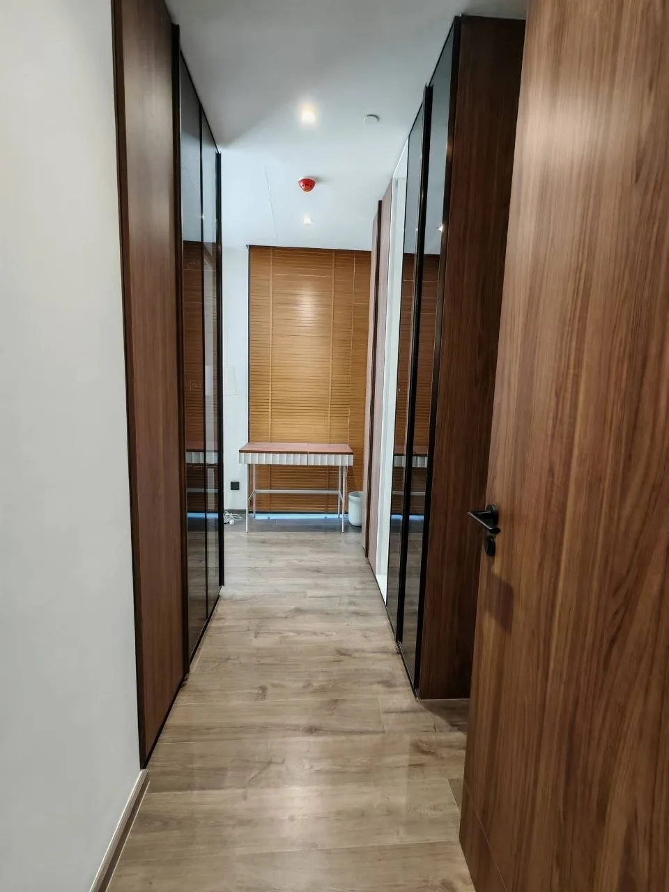 2 bedroom condo for rent in Sathorn Bangkok - master bedroom interior