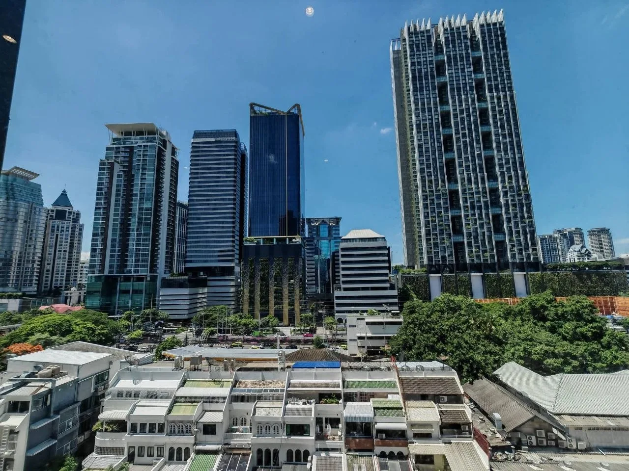2 bedroom condo for rent in Sathorn Bangkok - living room view