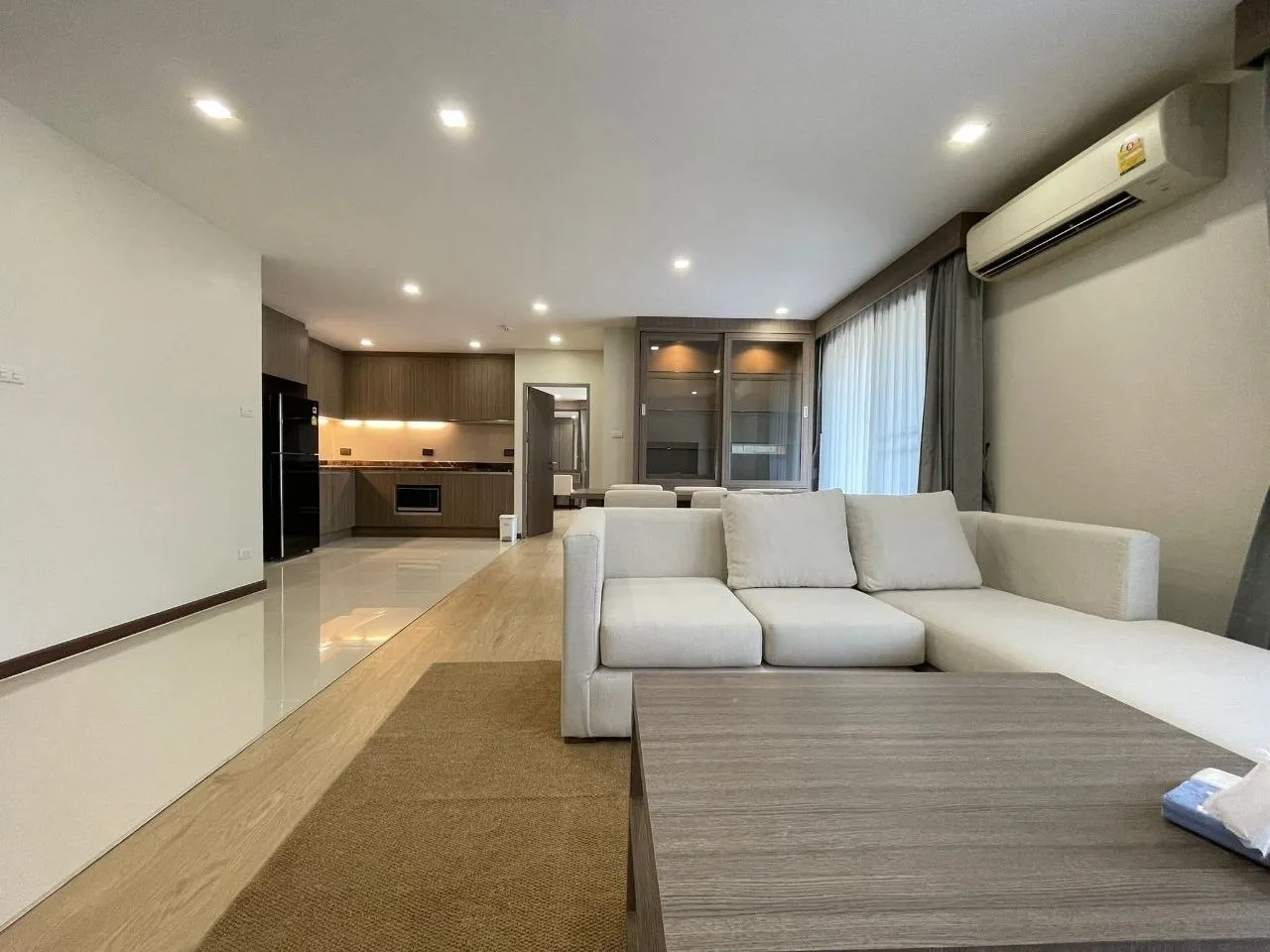 3 bedroom condo for rent in Thong Lo Bangkok - living room view
