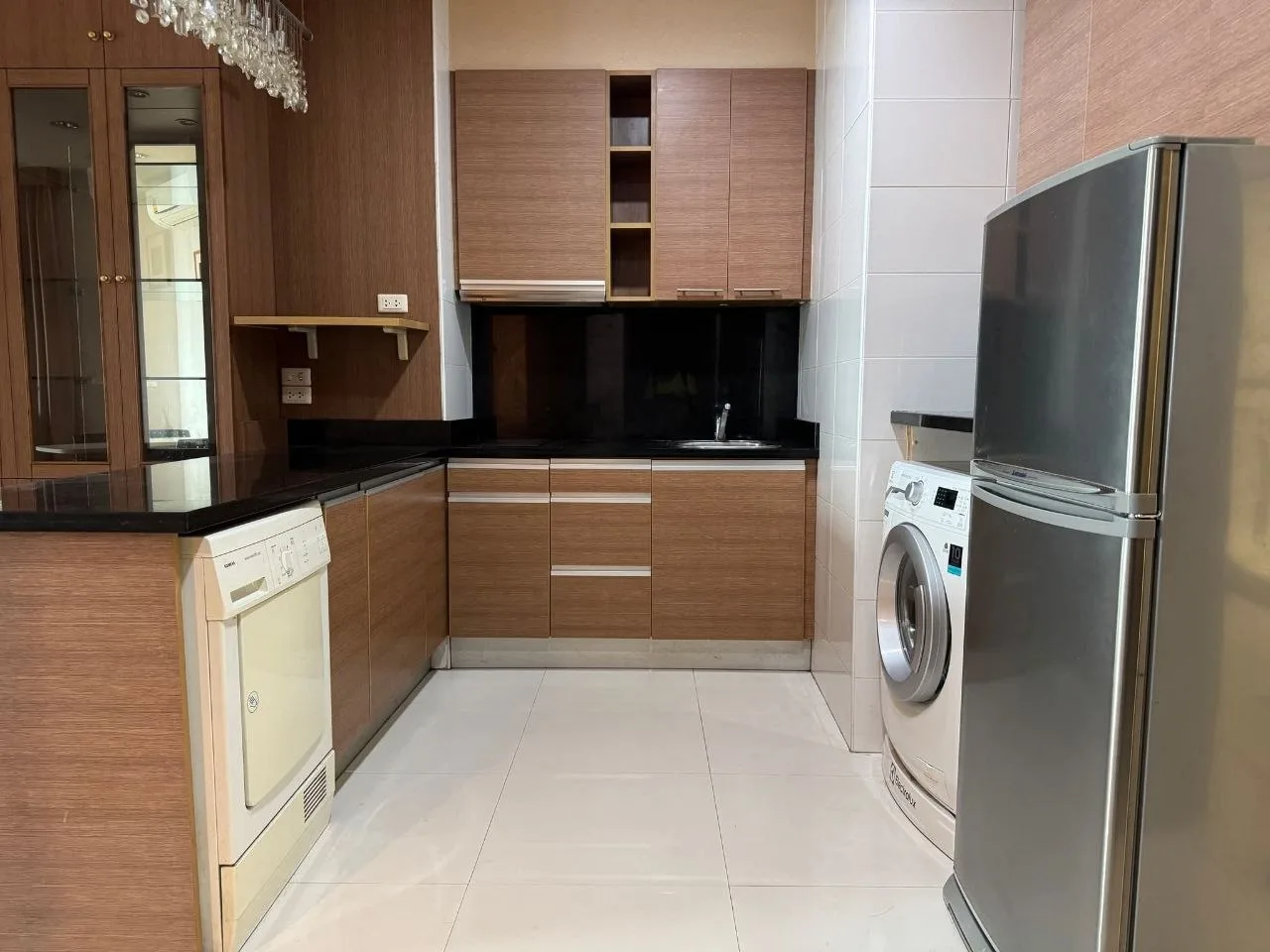 2 bedroom condo for rent in Asok Bangkok - living room view