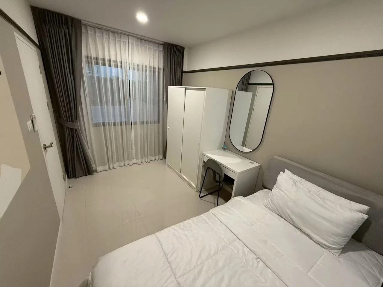 4 bedroom house for rent in Bang Na Bangkok - kitchen and dining area