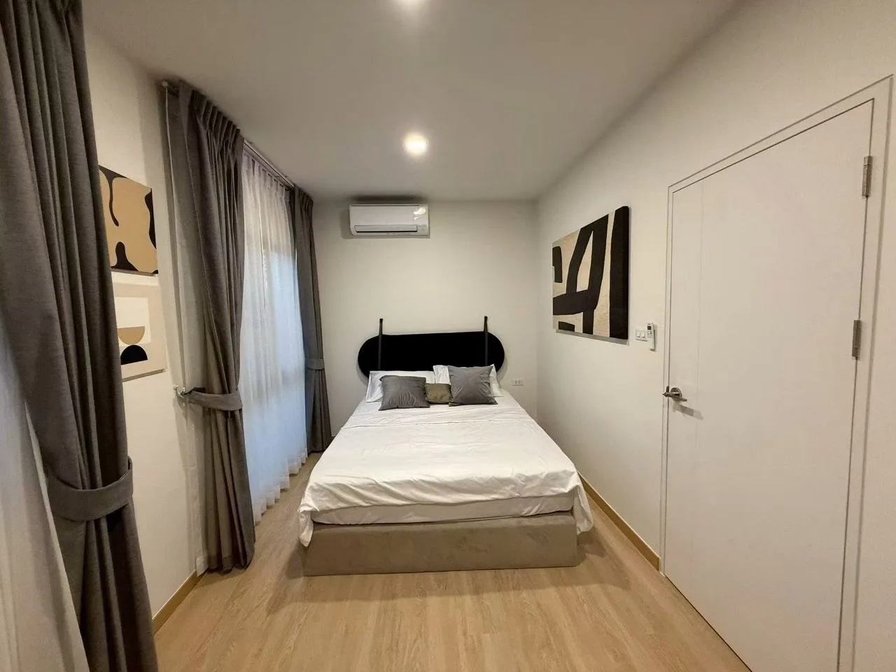 4 bedroom house for rent in Bang Na Bangkok - swimming pool and building amenities