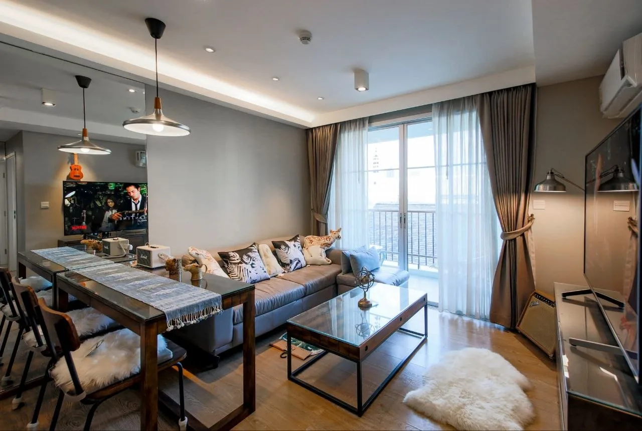 2 bedroom condo for rent in Sukhumvit Bangkok - master bedroom interior
