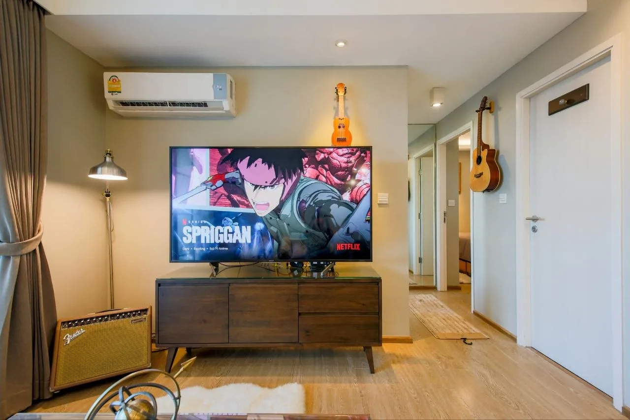 2 bedroom condo for rent in Sukhumvit Bangkok - swimming pool and building amenities