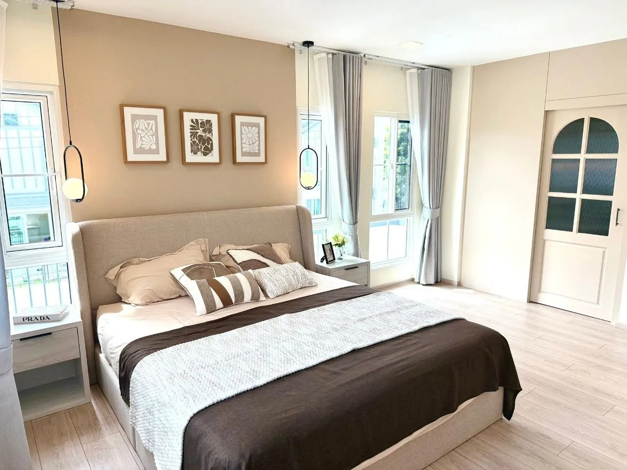 4 bedroom house for rent in Bang Na Bangkok - master bedroom interior