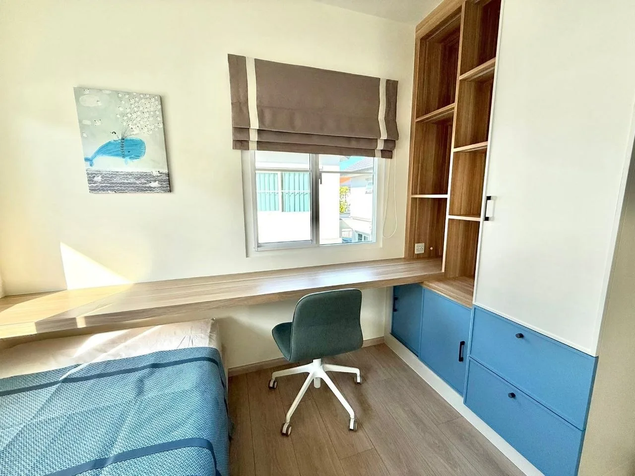 4 bedroom house for rent in Bang Na Bangkok - balcony perspective