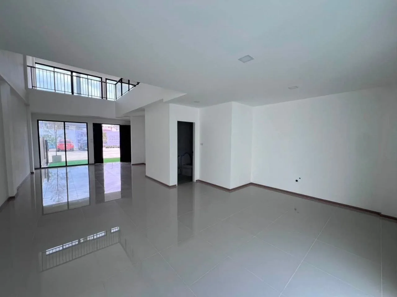 3 bedroom condo for sale in Charan Sanitwong Bangkok - living room view