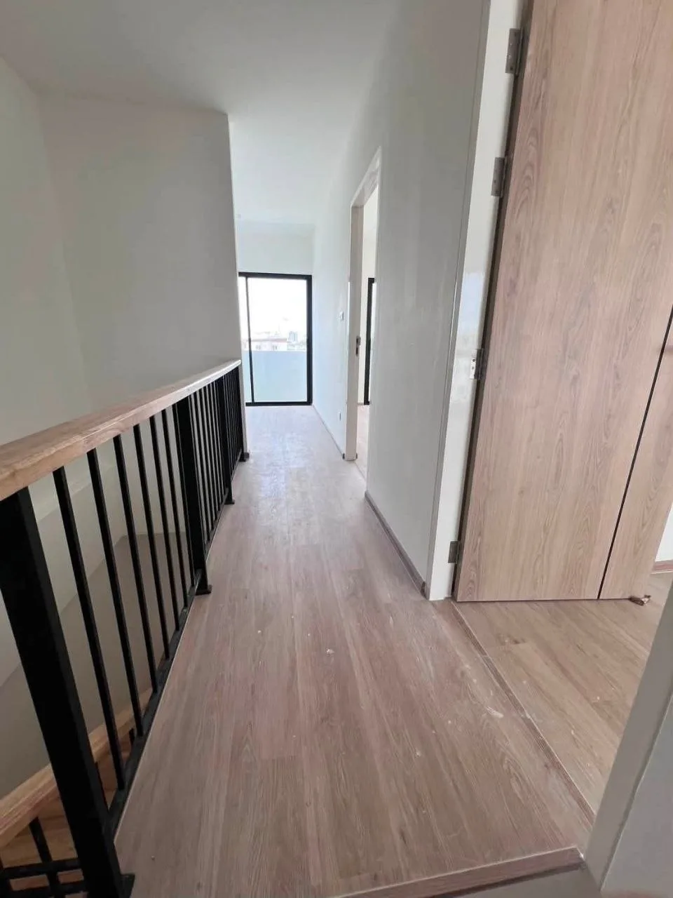 3 bedroom condo for sale in Charan Sanitwong Bangkok - swimming pool and building amenities