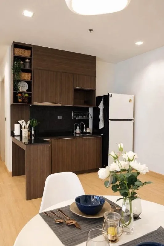 2 bedroom condo for rent in Phaya Thai Bangkok - master bedroom interior