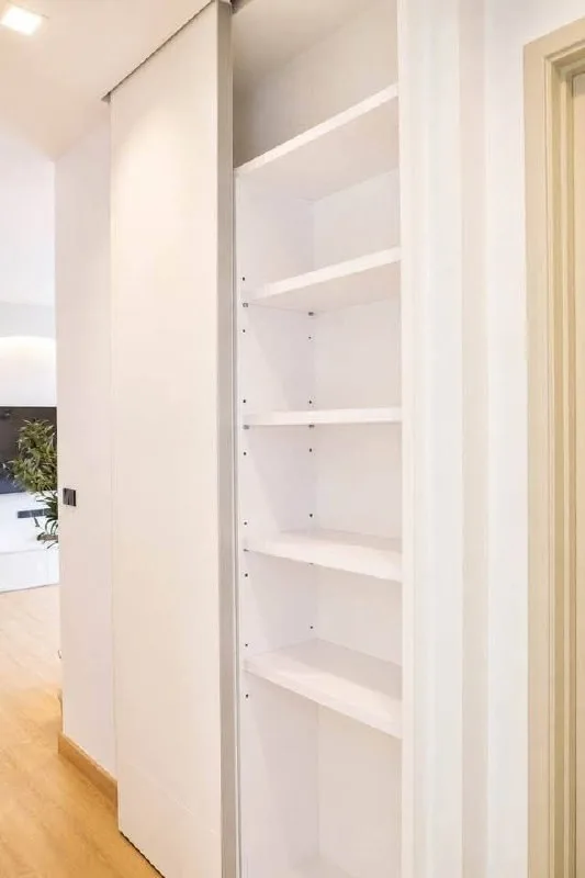 2 bedroom condo for rent in Phaya Thai Bangkok - bathroom and modern finishes