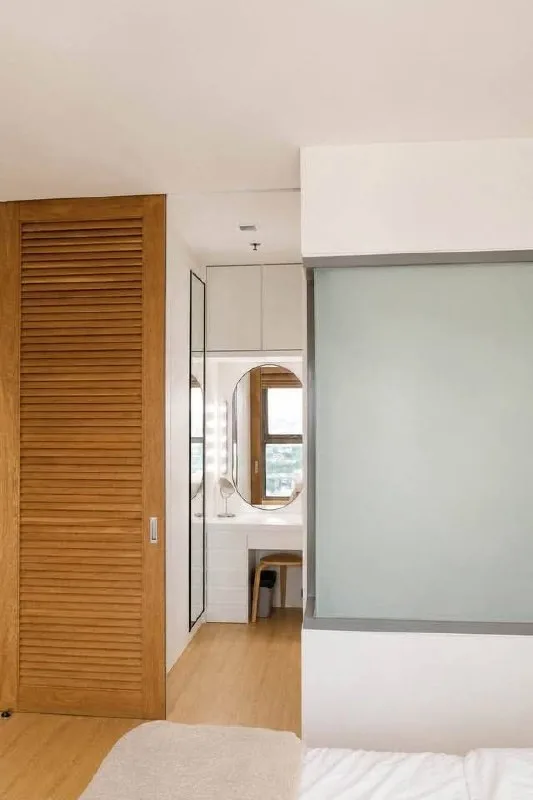 2 bedroom condo for rent in Phaya Thai Bangkok - swimming pool and building amenities