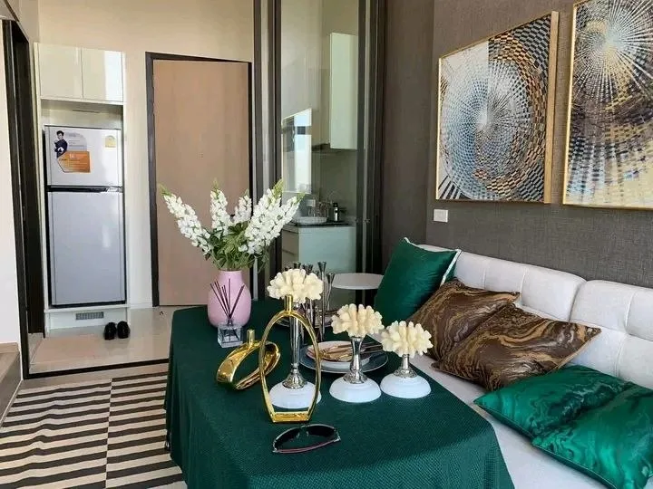 1 bedroom condo for rent in Asok Bangkok - master bedroom interior
