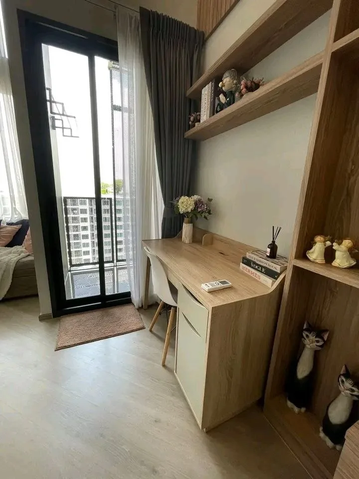 1 bedroom condo for rent in Saphan Mai Bangkok - living room view