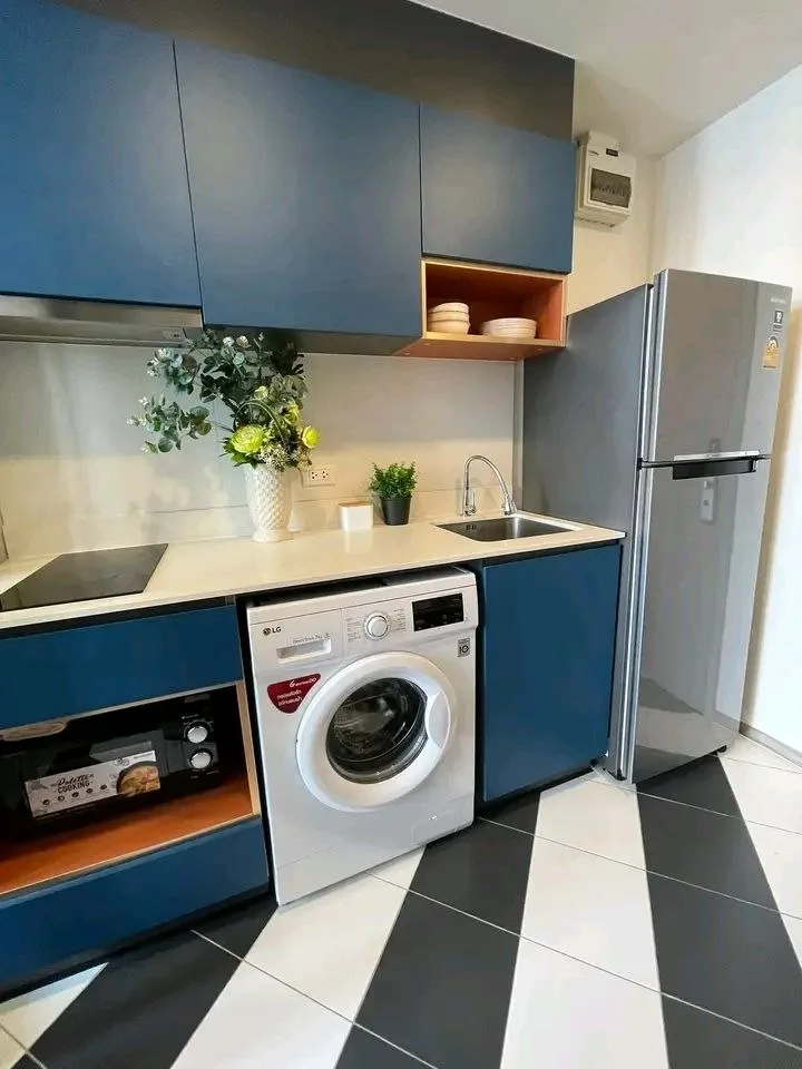 1 bedroom condo for rent in Saphan Mai Bangkok - kitchen and dining area