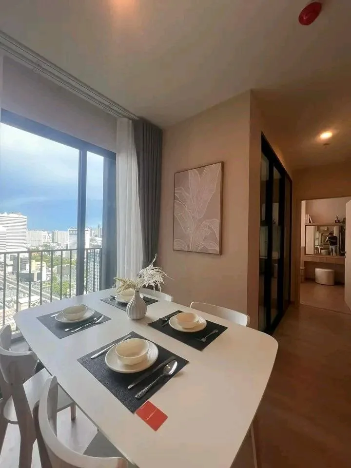 1 bedroom condo for rent in Rama 9 Bangkok - kitchen and dining area