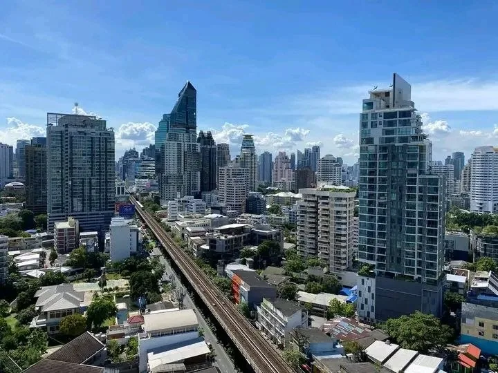 1 bedroom condo for sale in Bbq Area Free Wi-fi 100% Conventional Parking Bangkok - kitchen and dining area