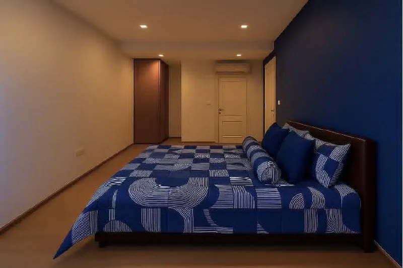 2 bedroom condo for rent in On Nut Bangkok - swimming pool and building amenities