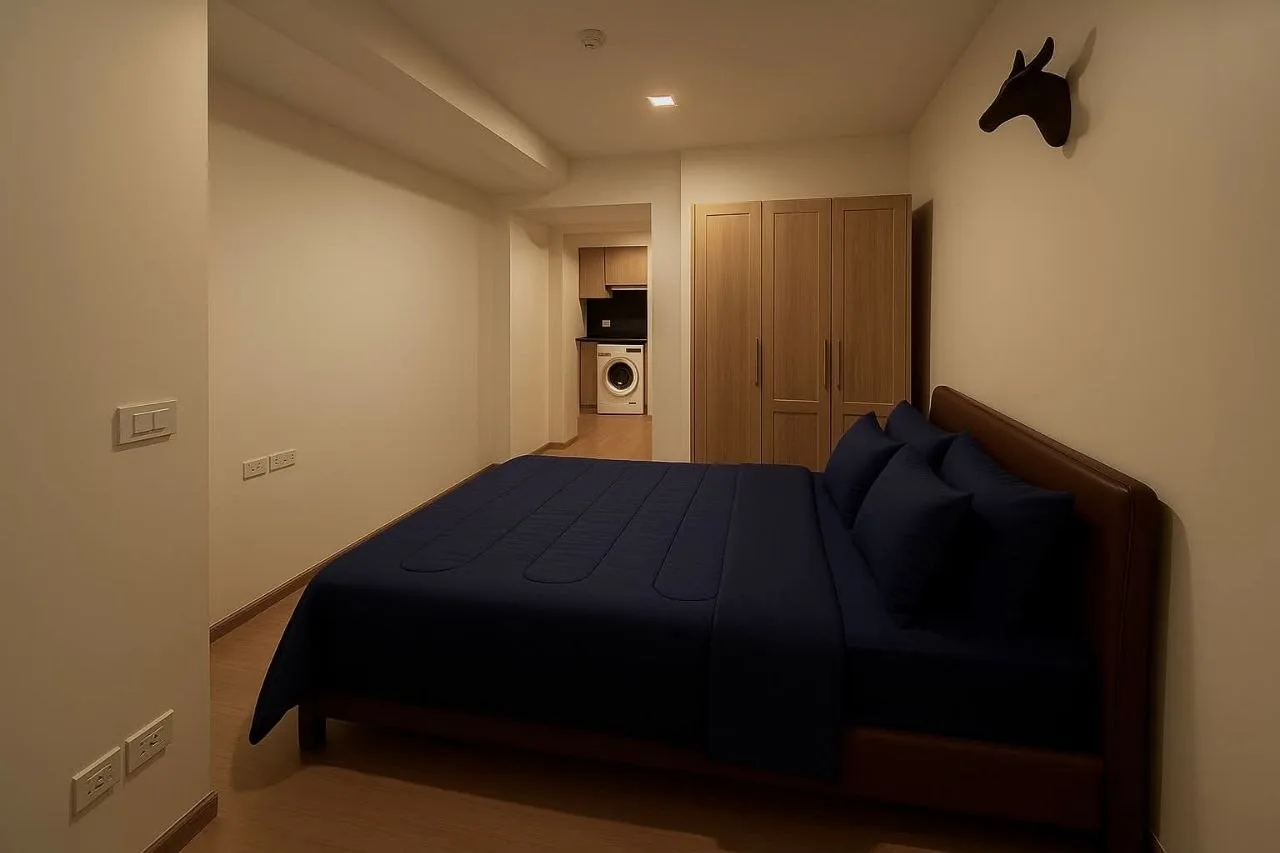 2 bedroom condo for rent in On Nut Bangkok - living room view