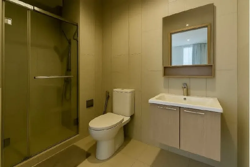 2 bedroom condo for rent in On Nut Bangkok - kitchen and dining area