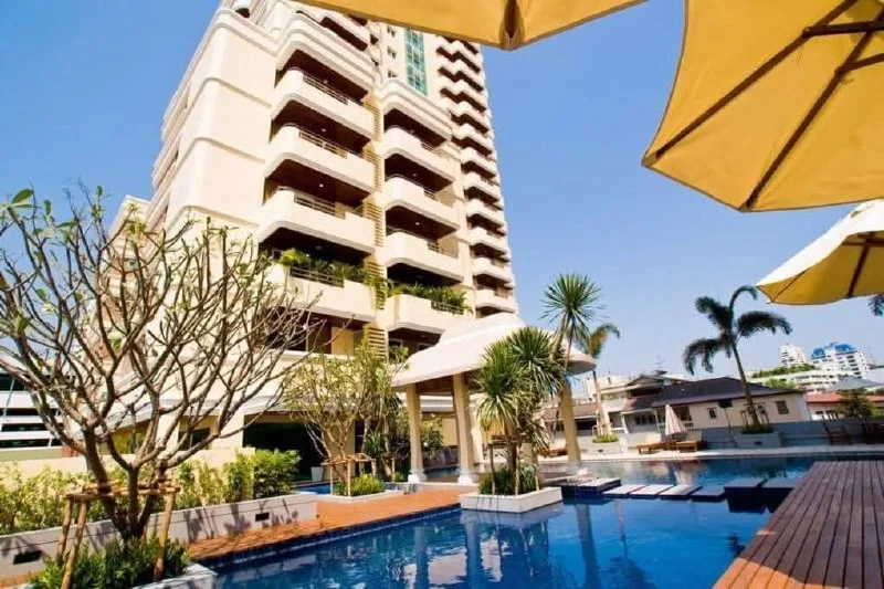 4 bedroom condo for rent in Sukhumvit Bangkok - bathroom and modern finishes