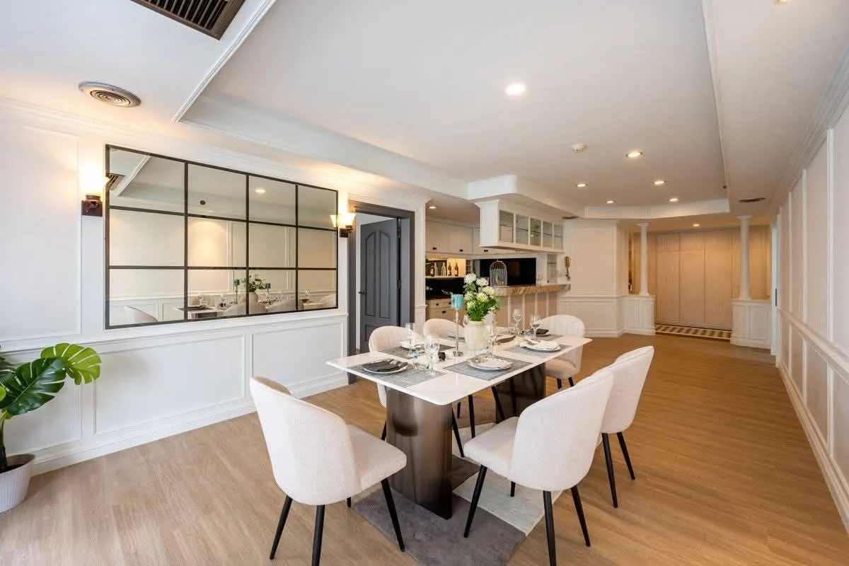 3 bedroom condo for sale in Asok Bangkok - master bedroom interior