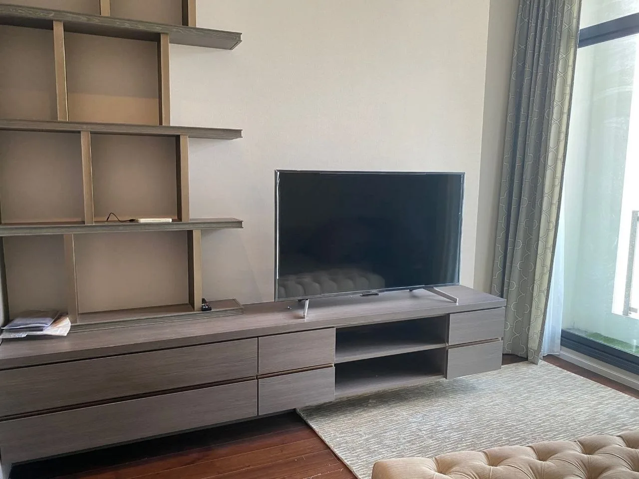 2 bedroom condo for sale in Sukhumvit Bangkok - swimming pool and building amenities