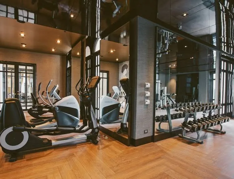 2 bedroom condo for sale in Sukhumvit Bangkok - kitchen and dining area