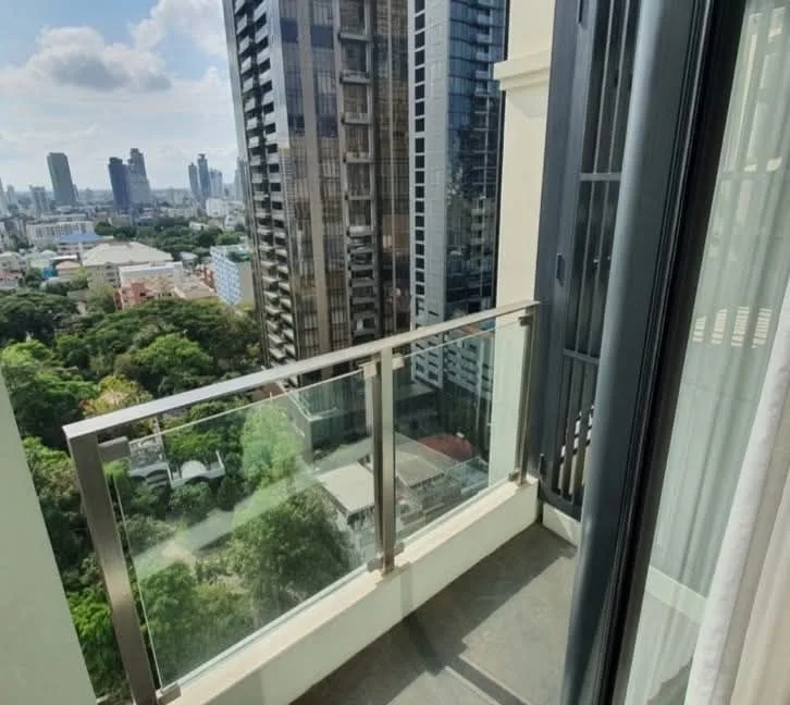 2 bedroom condo for sale in Sukhumvit Bangkok - master bedroom interior