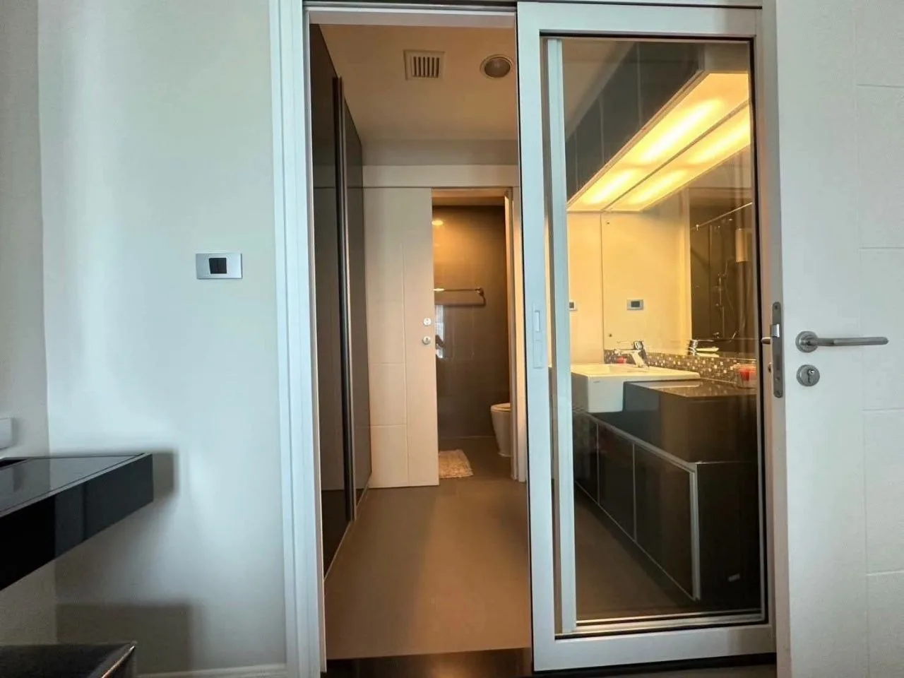 1 bedroom condo for rent in Thong Lo Bangkok - swimming pool and building amenities