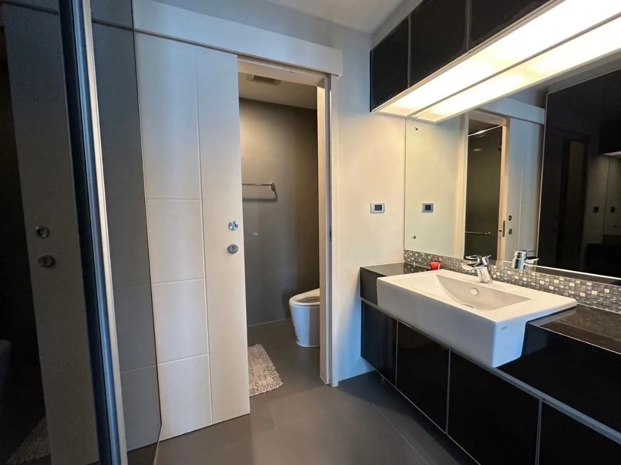 1 bedroom condo for rent in Thong Lo Bangkok - balcony perspective