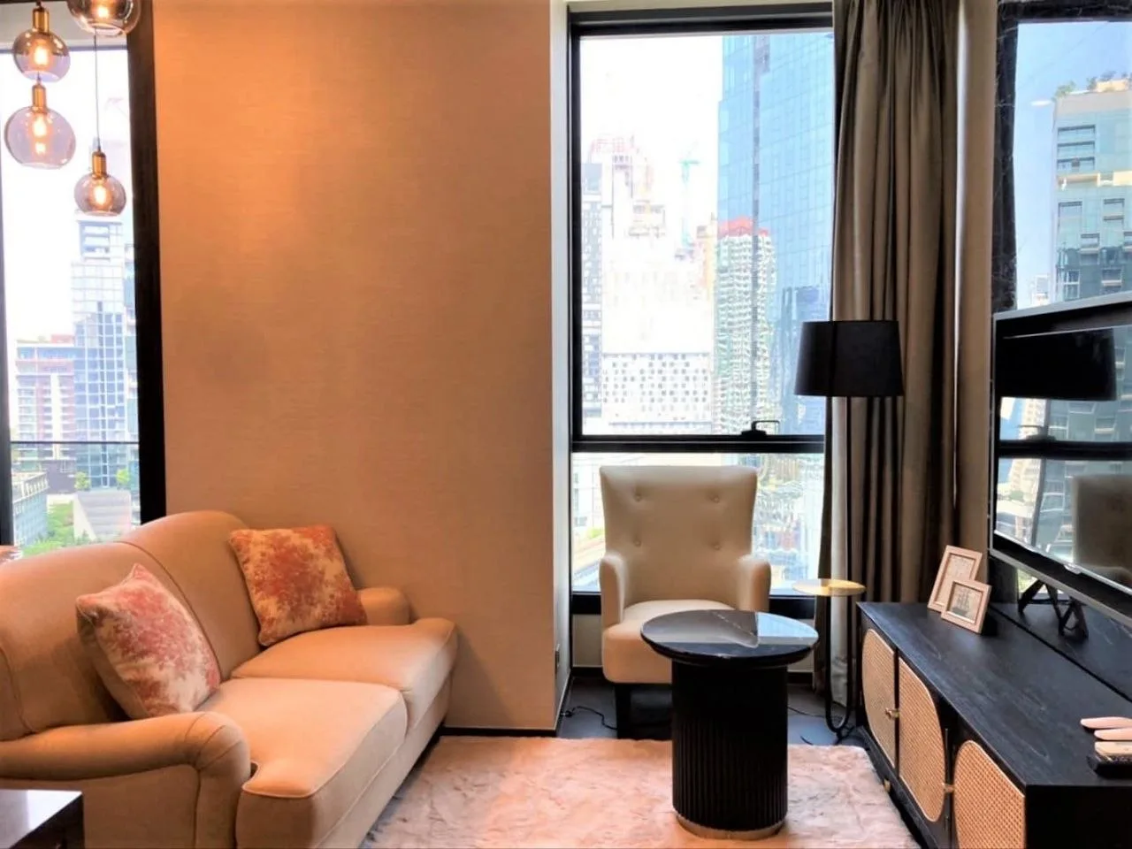 1 bedroom condo for rent in Thong Lo Bangkok - kitchen and dining area