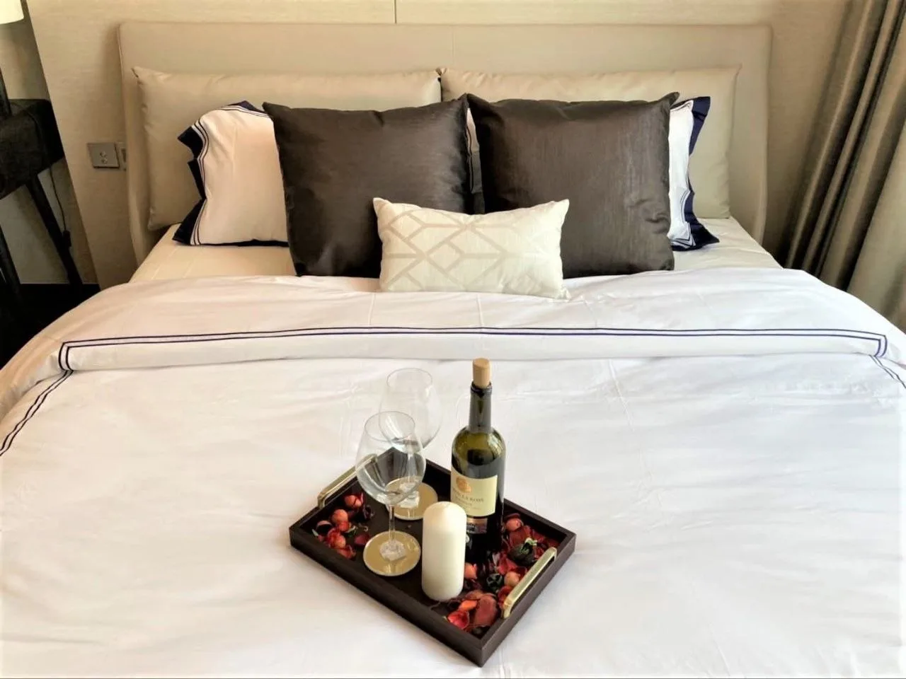 1 bedroom condo for rent in Thong Lo Bangkok - swimming pool and building amenities