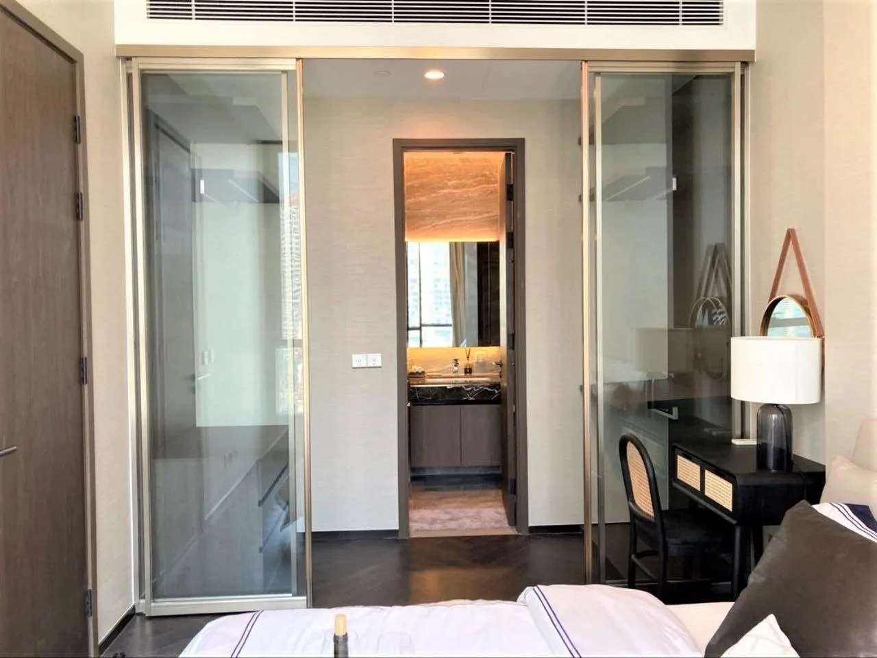 1 bedroom condo for rent in Thong Lo Bangkok - master bedroom interior