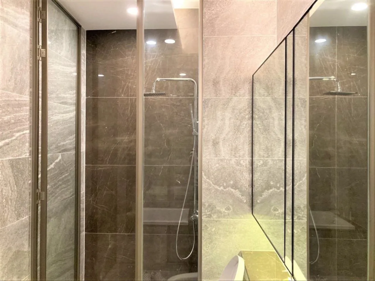 1 bedroom condo for rent in Thong Lo Bangkok - balcony perspective