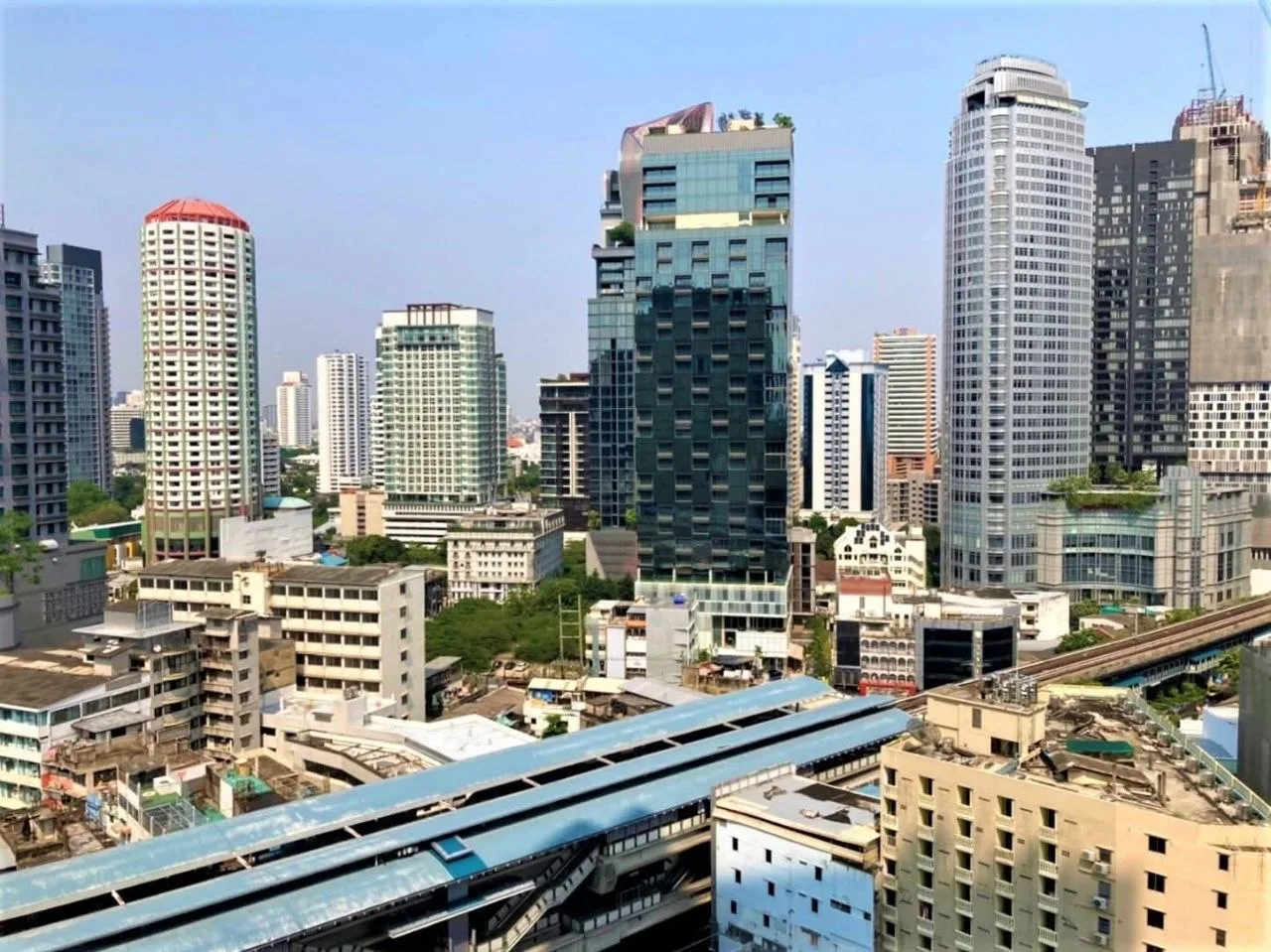 1 bedroom condo for rent in Thong Lo Bangkok - kitchen and dining area