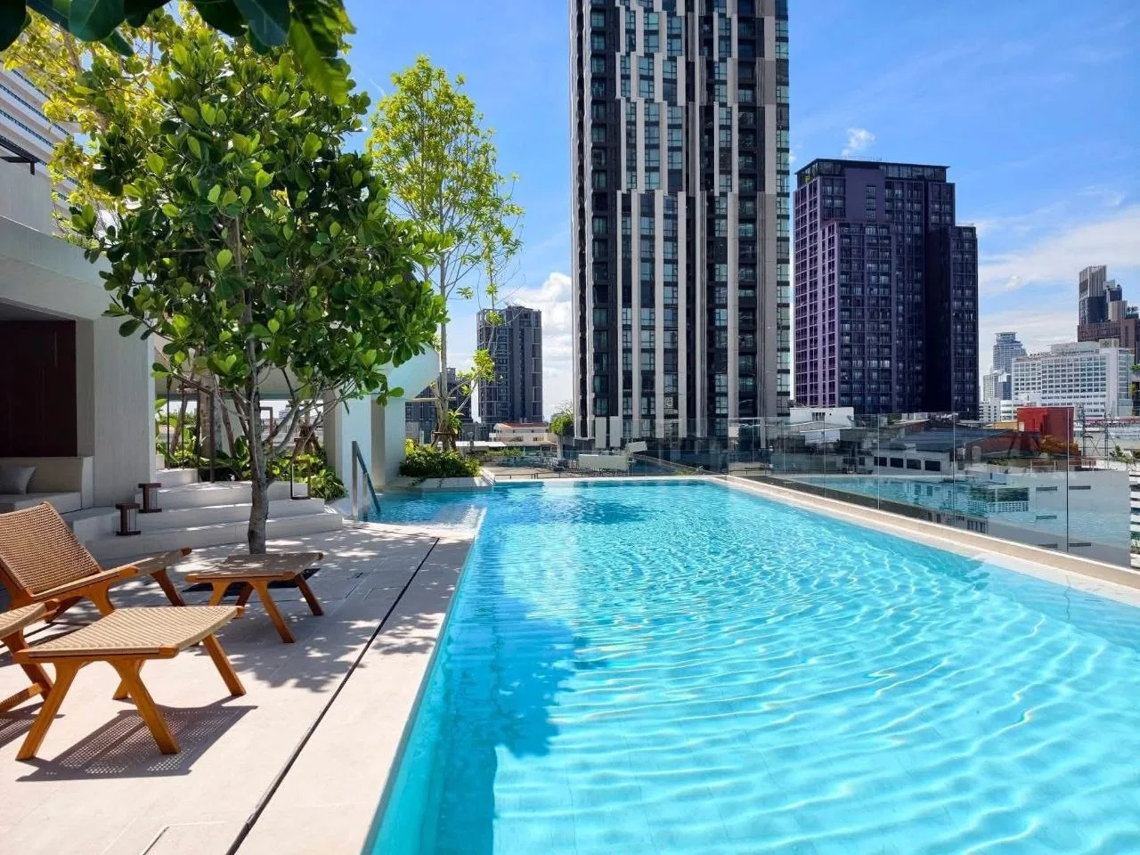 1 bedroom condo for rent in Ekkamai Bangkok - master bedroom interior