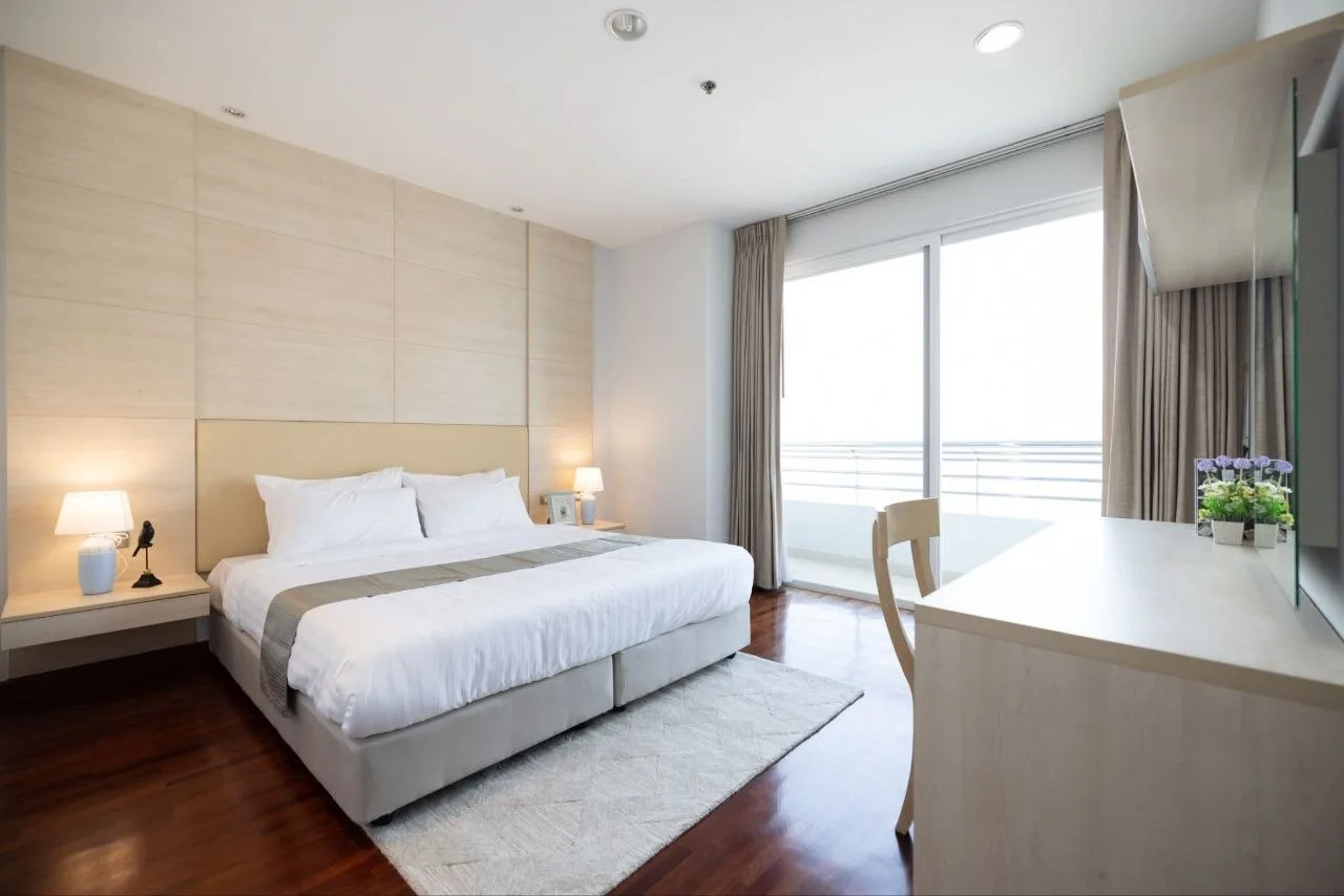 2 bedroom condo for rent in Sukhumvit Bangkok - bathroom and modern finishes