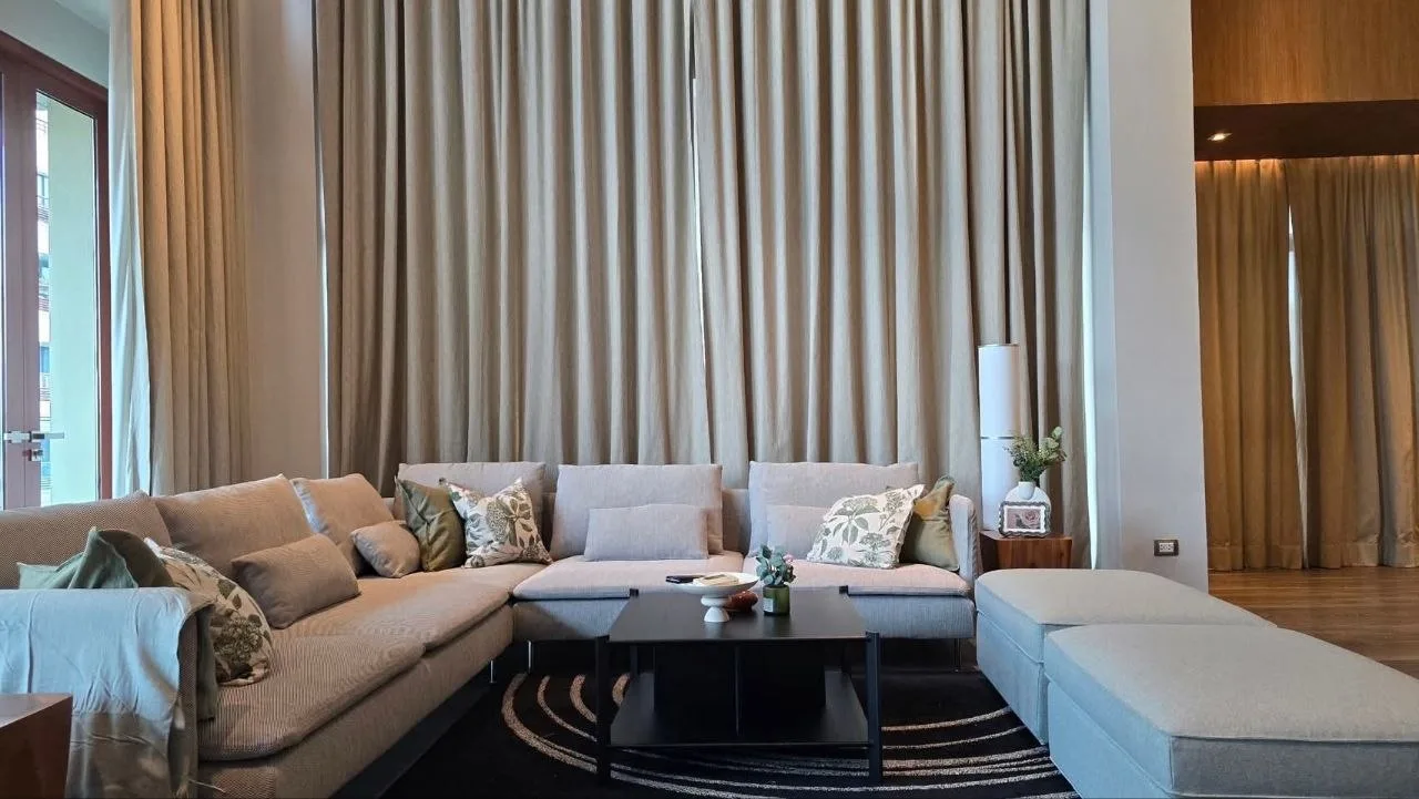 3 bedroom condo for rent in Chit Lom / Ploenchit Bangkok - kitchen and dining area