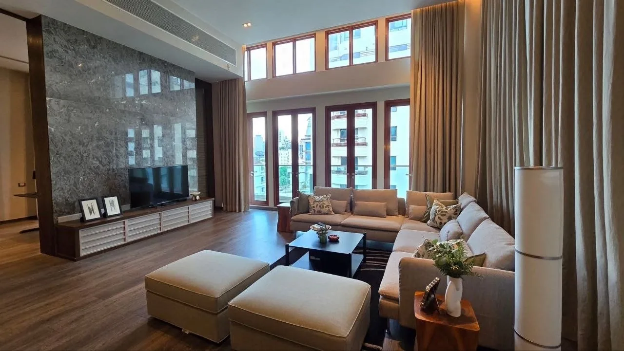 3 bedroom condo for rent in Chit Lom / Ploenchit Bangkok - master bedroom interior