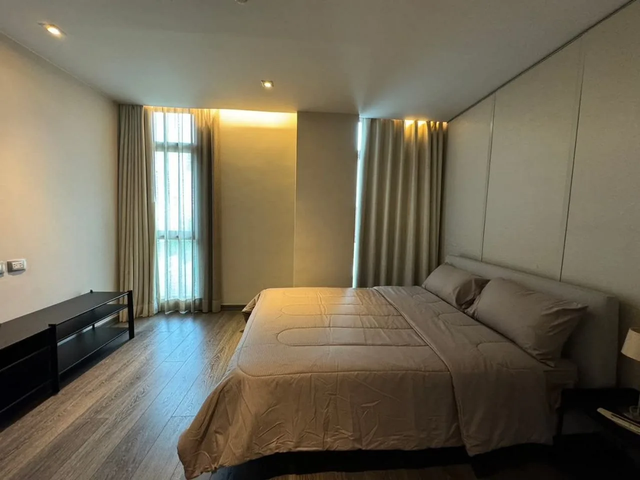 3 bedroom condo for rent in Chit Lom / Ploenchit Bangkok - balcony perspective