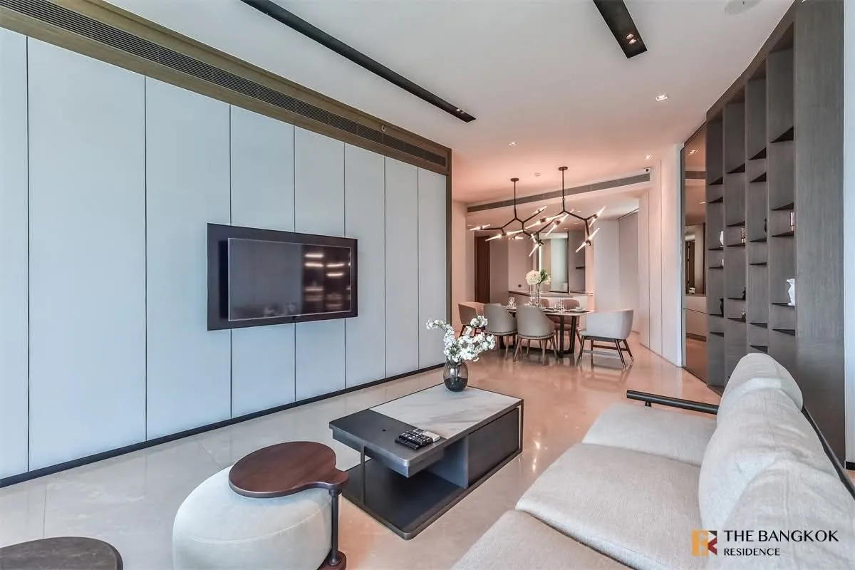 2 bedroom condo for rent in Khlong San Bangkok - kitchen and dining area
