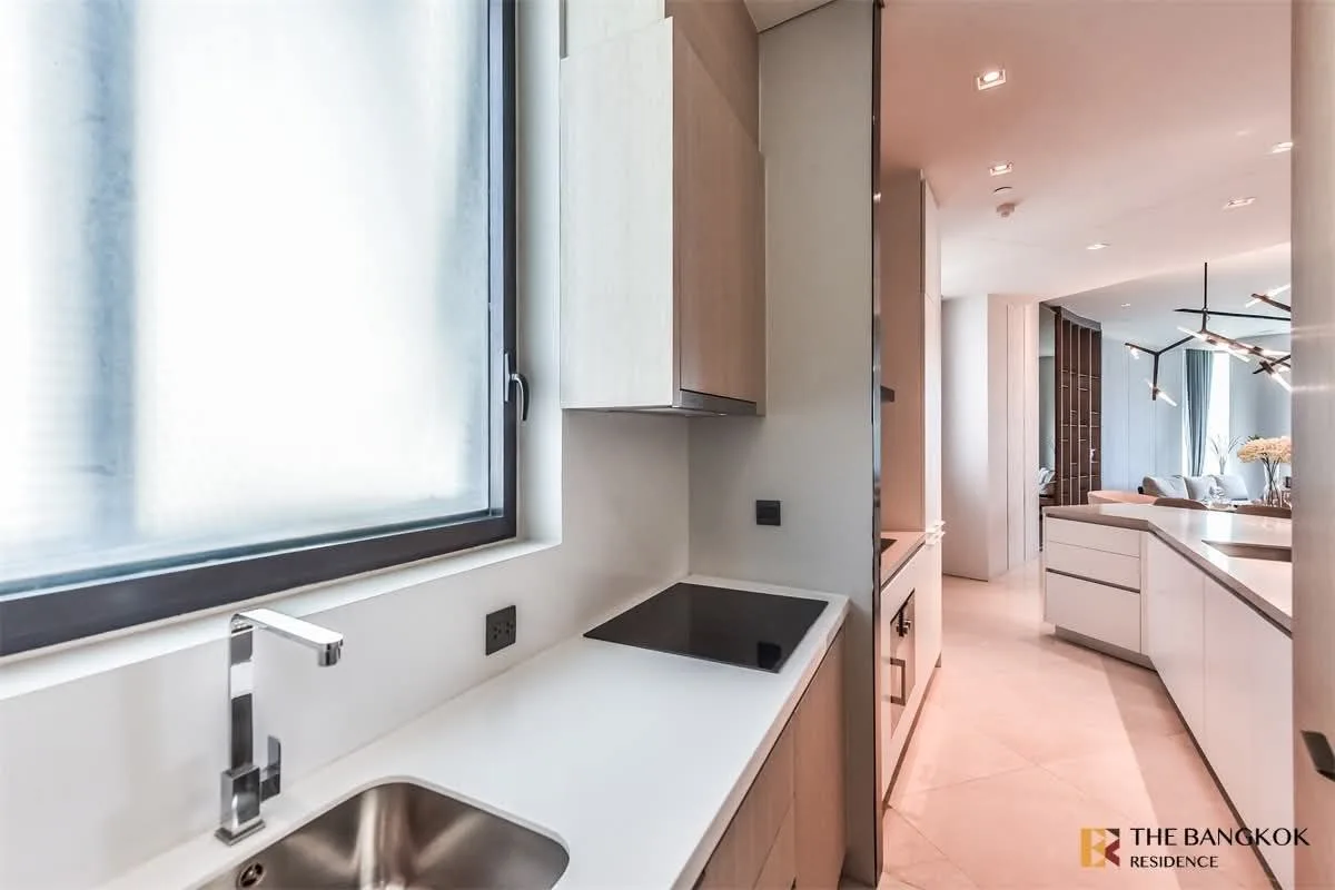 2 bedroom condo for rent in Khlong San Bangkok - master bedroom interior