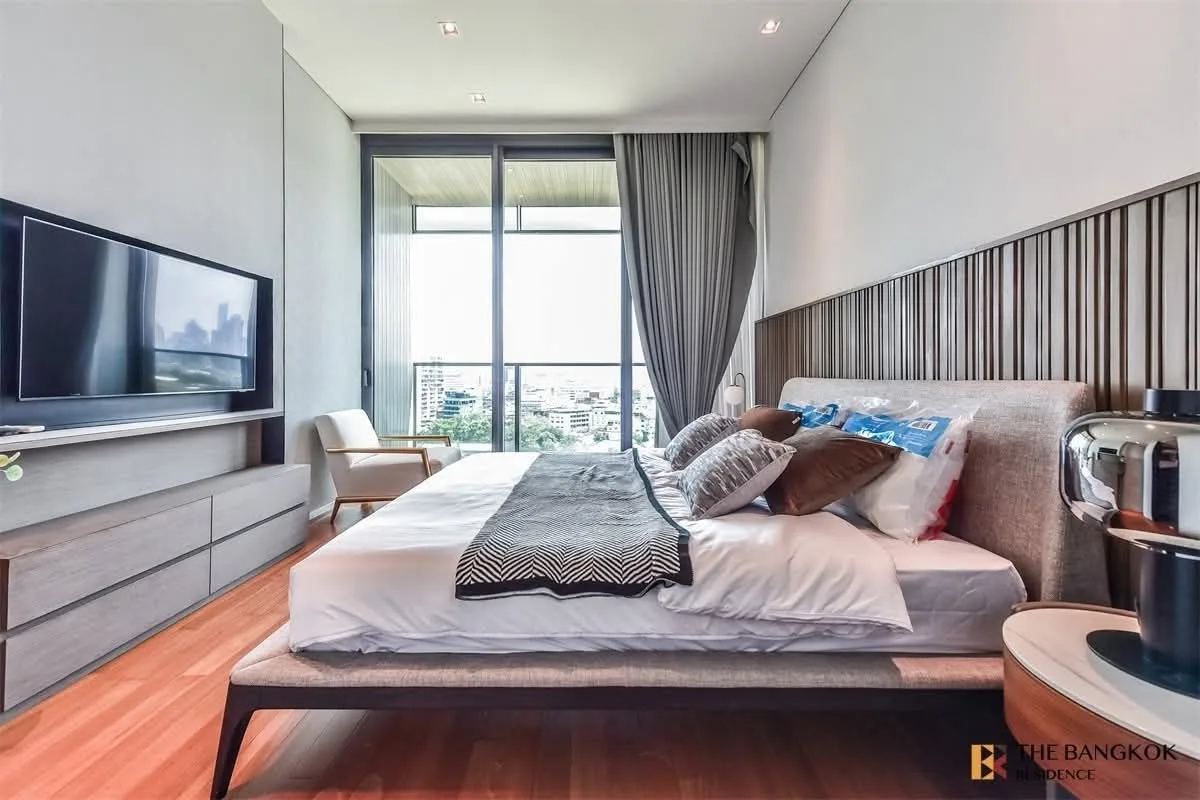 2 bedroom condo for rent in Khlong San Bangkok - balcony perspective